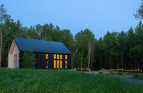Swan Lake Casa | Vinyl Pines-Luxe Catskills Escape on 10 Acres