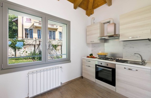 Arcumeggia Apartamento | Viola Apartment, Casalzuigno, Italy