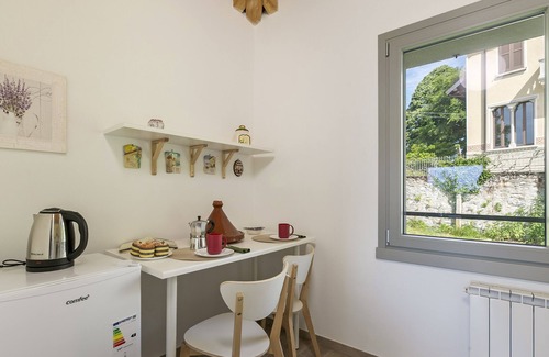 Arcumeggia Apartamento | Viola Apartment, Casalzuigno, Italy