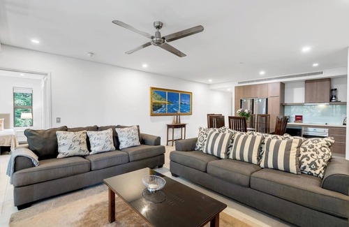 Palm Cove Apartamento | Violet Drift Beachside Escape in Sea Temple Resort
