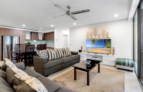 Palm Cove Apartamento | Violet Drift Beachside Escape in Sea Temple Resort