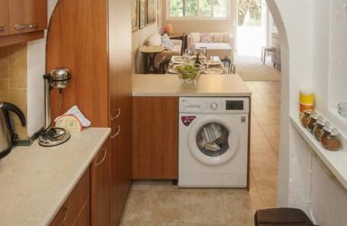 Ixia Apartamento | Violeta s Seaview Apartment in Rhodes