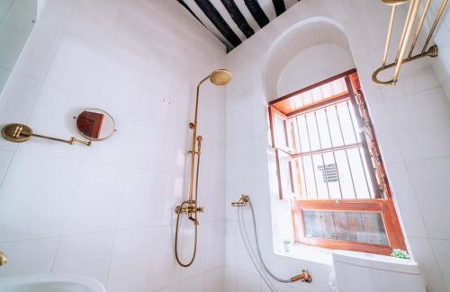 Stone Town Apartamento | Violeth's Charm at Train's House