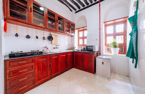 Stone Town Apartamento | Violeth's Charm at Train's House