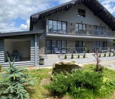 Mykulychyn Apartamento | VIP котедж Рокита