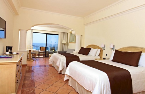 Centro Complejo | VIP Access At An All-inclusive Diamond Resort