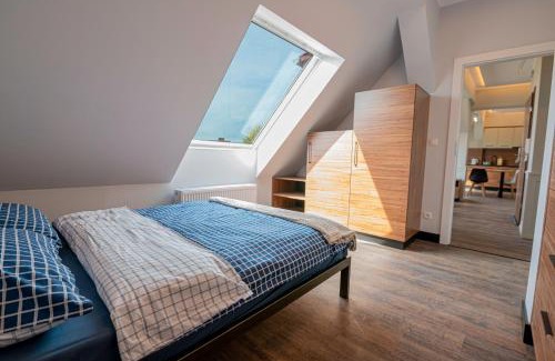 Schwedt/Oder Apartamento | VIP ApB 63qm 3 Zi Dachgeschoss Klimaanlage große Wohnküche großes Bad 2 WCs 3 Betten 1 Schlafsofa