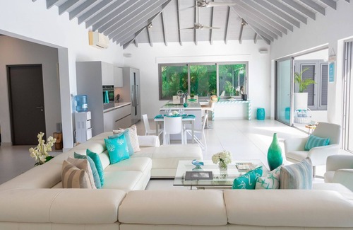 Jolly Harbour Villa | The Beach House