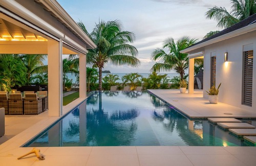 Jolly Harbour Villa | The Beach House