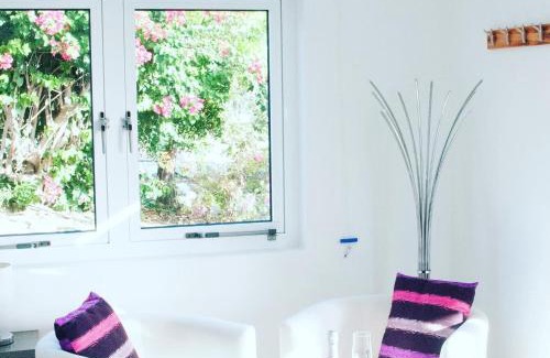 St. Marie Apartamento | VIP Caribbean Views 300 meters to the Coral Estate beach