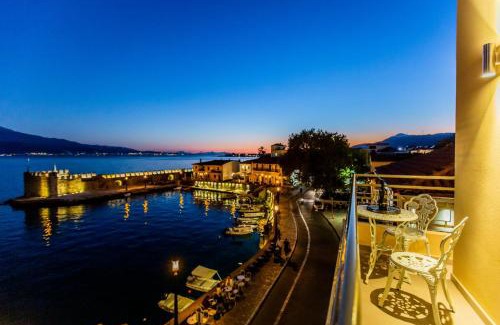 Gefira Mpania Apartamento | Vip Lepanto Port Suites