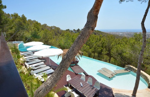 Sant Josep de sa Talaia Villa | VIP Resort-Style Mansion Fully staffed 3 Butlers, Personal Chef, 32m/106ft Pool