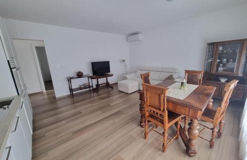 Dobravlje Apartamento | Vipava Valley Stay - Apartment Miki - With Patio, Parking & Pets OK