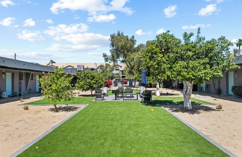 Camelback East Apartamento | Viridian Biltmore Villa with Pool