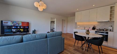 Rothenburg Apartamento | Visionary Hospitality Rothenburg, Lucerne - Premium Apartments with Free Parking, Washer, Kitchen, Terrace, Bus Stop, 15' City
