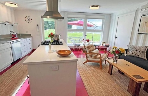 Stone Ridge Casa | Visit a farm-stay container house on a 30-acre organic forest in Stone Ridge, NY