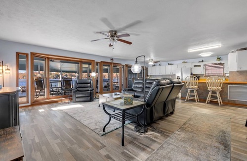 Quincy Casa | Visit Beautiful Dockside! The perfect getaway for relaxation and adventure,