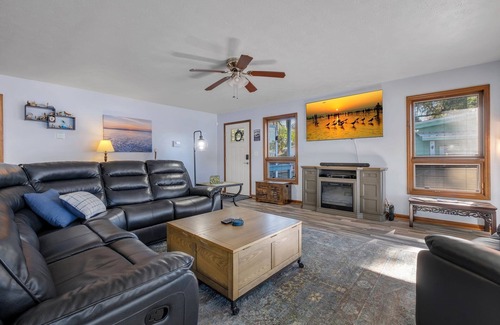Quincy Casa | Visit Beautiful Dockside! The perfect getaway for relaxation and adventure,