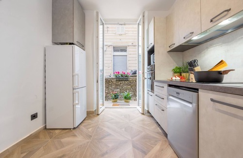 Castelletto Apartamento | VISIT GENOVA NEW APARTMENT 7 PEOPLE-Visit Genova