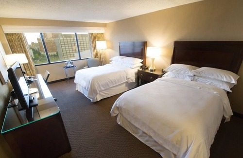 Pinch District Casa | Visit Hip South Main Historic District’s Restaurants, Shops and Museums