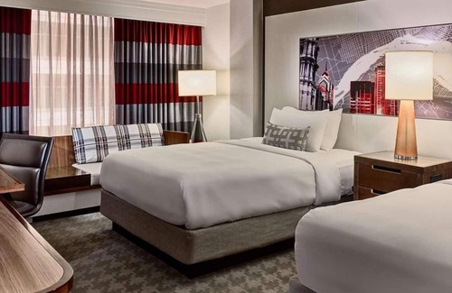 Center City West Complejo | Visit Philadelphia! Great Locale for Fairmount Park and Rittenhouse Square
