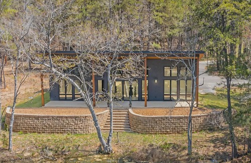 Mentone Casa | Visit this retreat where luxury meets timeless natural beauty!