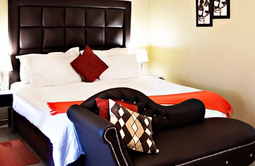Emalahleni Casa | Visit Vakasha Guest Lodge 2