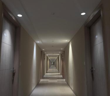 Greater Noida Hotel | Visitor stop