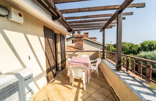 Duino-Aurisina Apartamento | Visogliano Roomy Apt w/ Terrace near the Station
