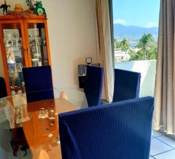 Caleta Apartamento | Vista a la bahia de Acapulco - Departamento para grupos de hasta 8 huéspedes