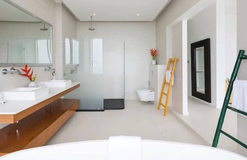 Chaweng City Center Villa | Vista Azul 5BR Vistas Panorámicas al Mar Chaweng
