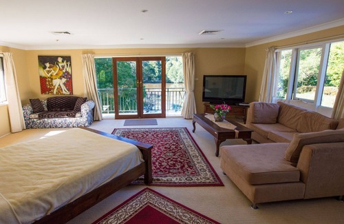 Holgate Casa | VISTA DEL LAGO MUSIÓN TOSCANA 2. 5 acres HOLGADO TERRIGAL