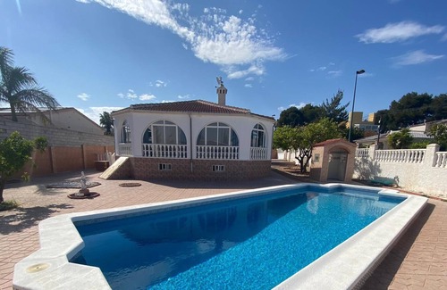 Pinar de Campoverde Chalet De Esquí | Relaxing retreat in Pinar de Campoverde