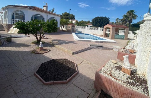 Pinar de Campoverde Chalet De Esquí | Relaxing retreat in Pinar de Campoverde