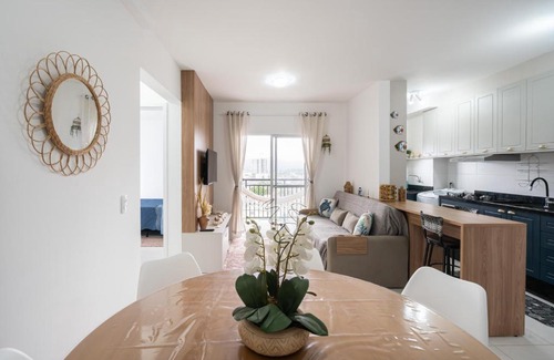 Picarras Apartamento | Vista do nascer do SOL e do MAR da janela do quarto seu quarto - Apartamento com dois quartos, sala de estar, cozinha completa, piscina, ar condicionado, playground infantil, a 150 metro da PRAIA