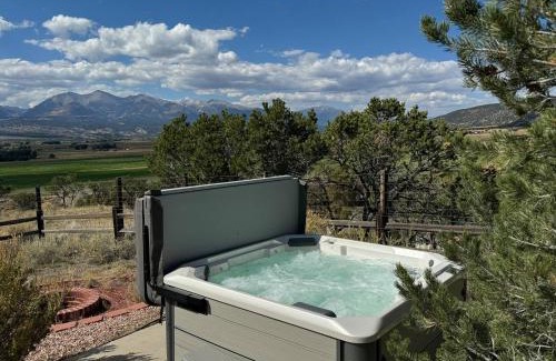 Salida Casa | Vista Grande Hot Tub Overlooking Salida!