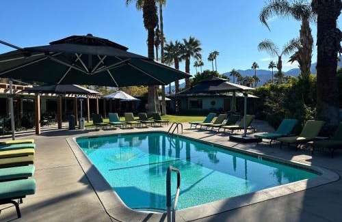 Warm Sands Complejo | Vista Grande Resort - A Gay Men's Resort