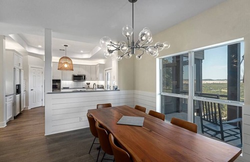 Apache Shores Casa | Vista Grande - Scenic Lake Austin Retreat