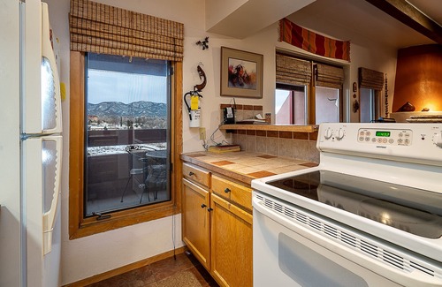 Santa Fe Condominio | Vista La Sierra | Pet Friendly, Mountain View!