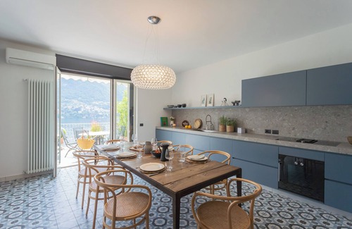 Carate Urio Apartamento | Vista Lario - Tres Habitaciones Piso, Capacidad 8