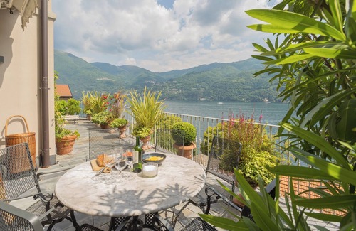Carate Urio Apartamento | Vista Lario - Tres Habitaciones Piso, Capacidad 8