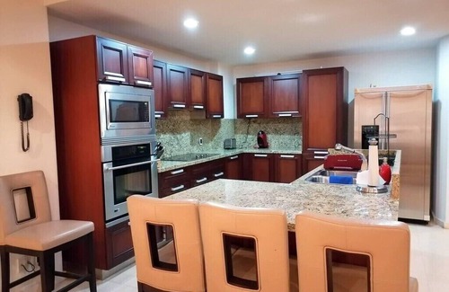 La Paz Condominio | Vista Mar: 2BR2/2.5Ba Lux Condo at Puerta Cortes Resort