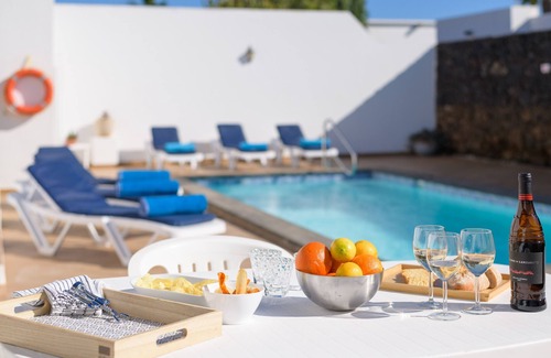 Playa Blanca Chalet De Esquí | Vista Mar y Volcán, confort y relax