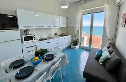 Laigueglia Apartamento | Vista Mare & AC - Smeraldo Apartment