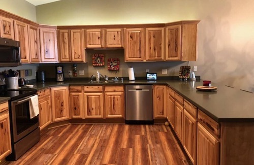 Mauston Condominio | Vista on "The Rock!"
