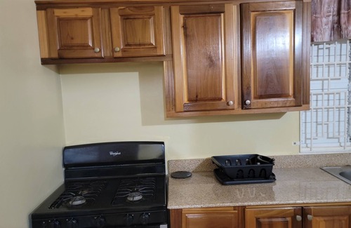 Windsor Casa | Vista Reggae Villa the Cheerful 2 bedroom Home