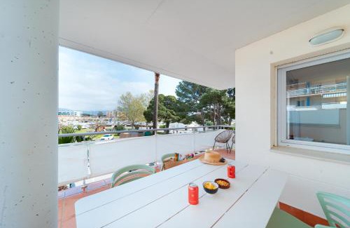 Santa Margarida Apartamento | Vista Roses Mar - Apartamento con piscina II