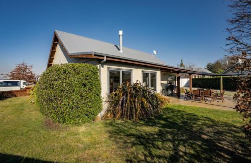 Wanaka Casa | Vista Vale - Wanaka Holiday Home