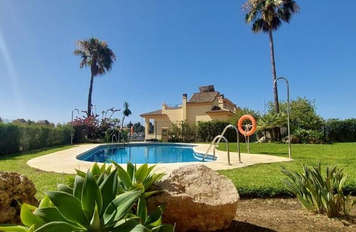 Torreblanca Apartamento | VistaBella, terraza y piscinas, 4pax, Fuengirola