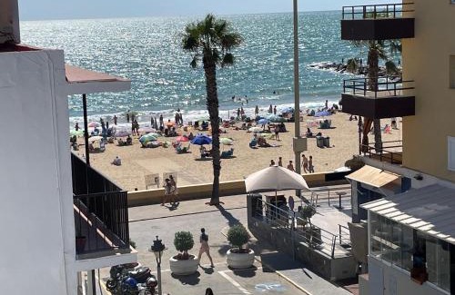 Chipiona Apartamento | Vistas al mar a 10 metros de la Playa de Regla PARKING GRATIS